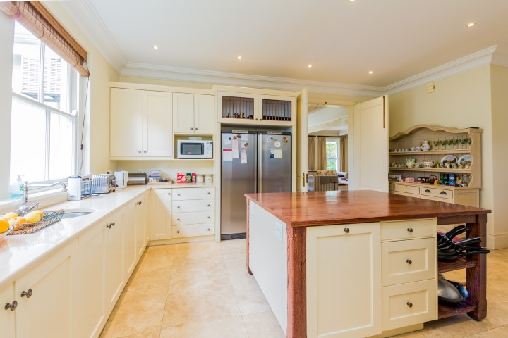 5 Bedroom Property for Sale in Constantia Western Cape